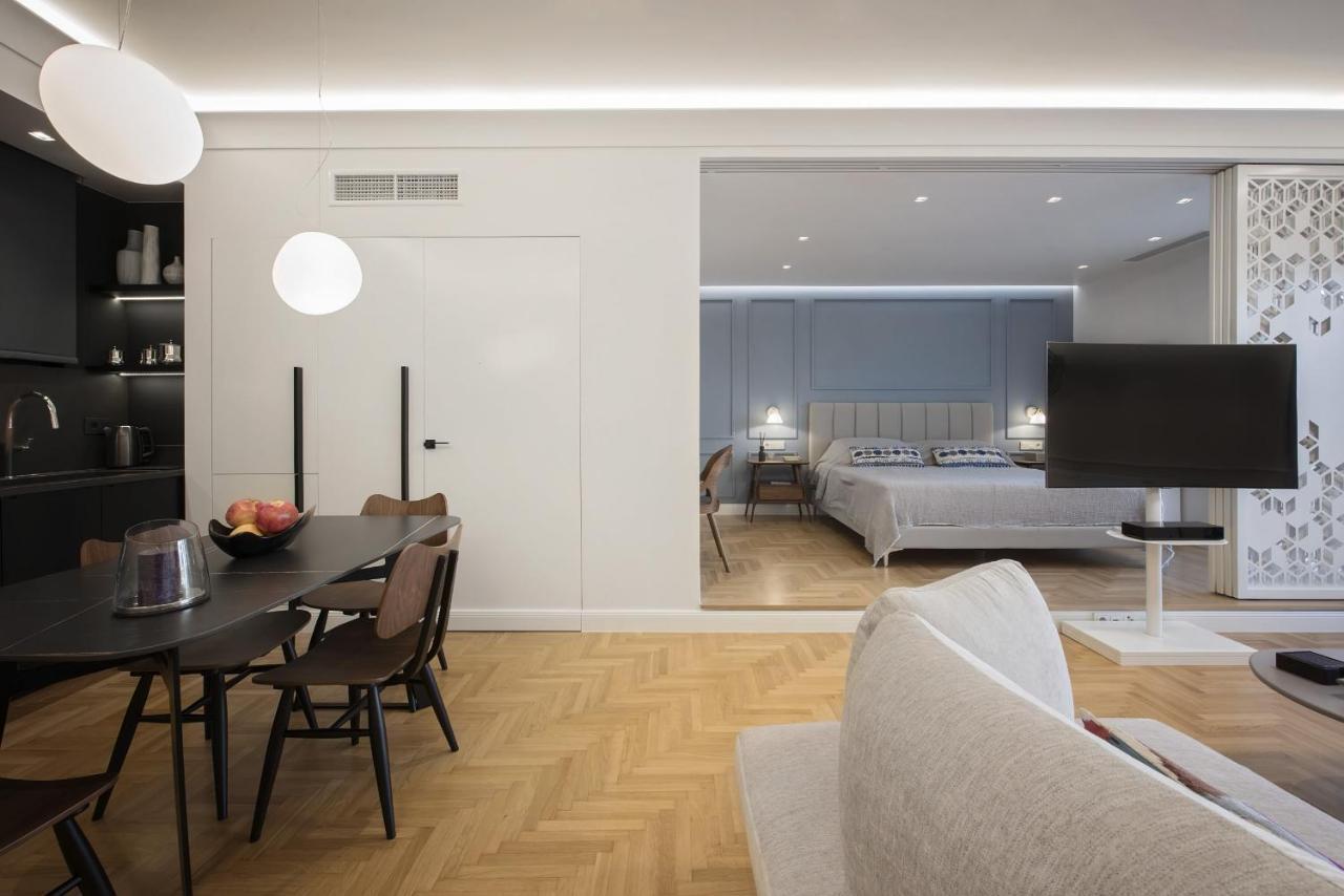 Chic Central Athens Apartment At Mavilli Sq. ภายนอก รูปภาพ