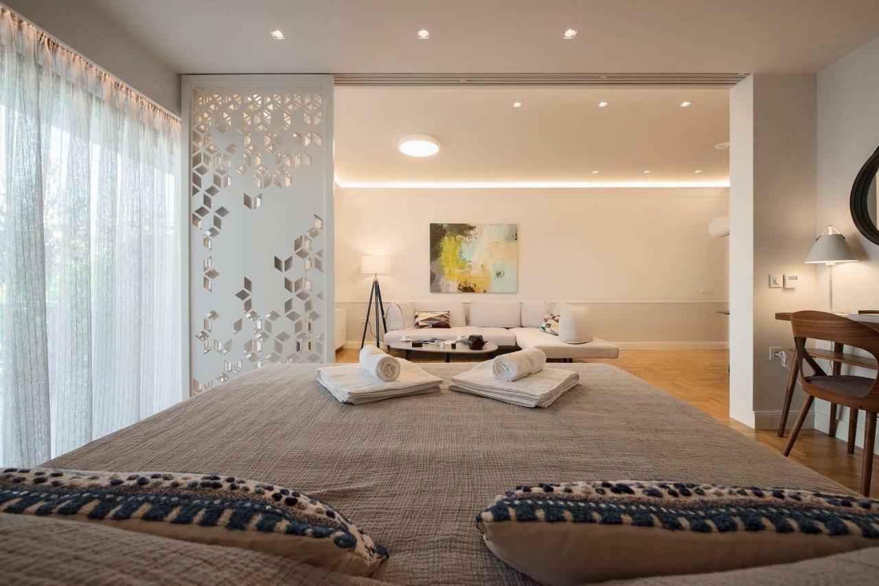 Chic Central Athens Apartment At Mavilli Sq. ภายนอก รูปภาพ